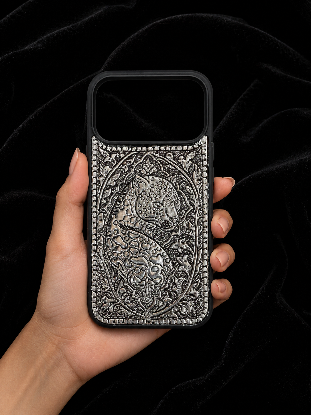 ZILVIQ Regal Panther 925 Silver Luxury Case
